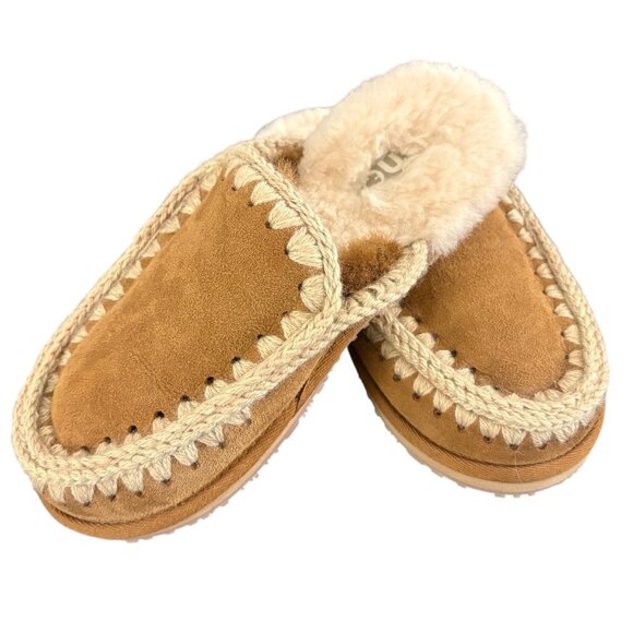 Mou Campfire Slippers Shearling Lined Interior Hand Crocheted Stitching NWOT - Picture 3 of 5